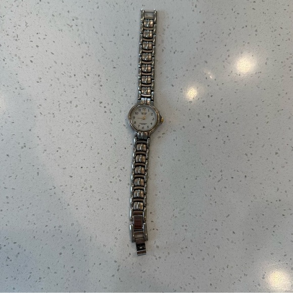 Timex Carriage Indiglo Water Resistant Silver Watch with White Face - Picture 2 of 6